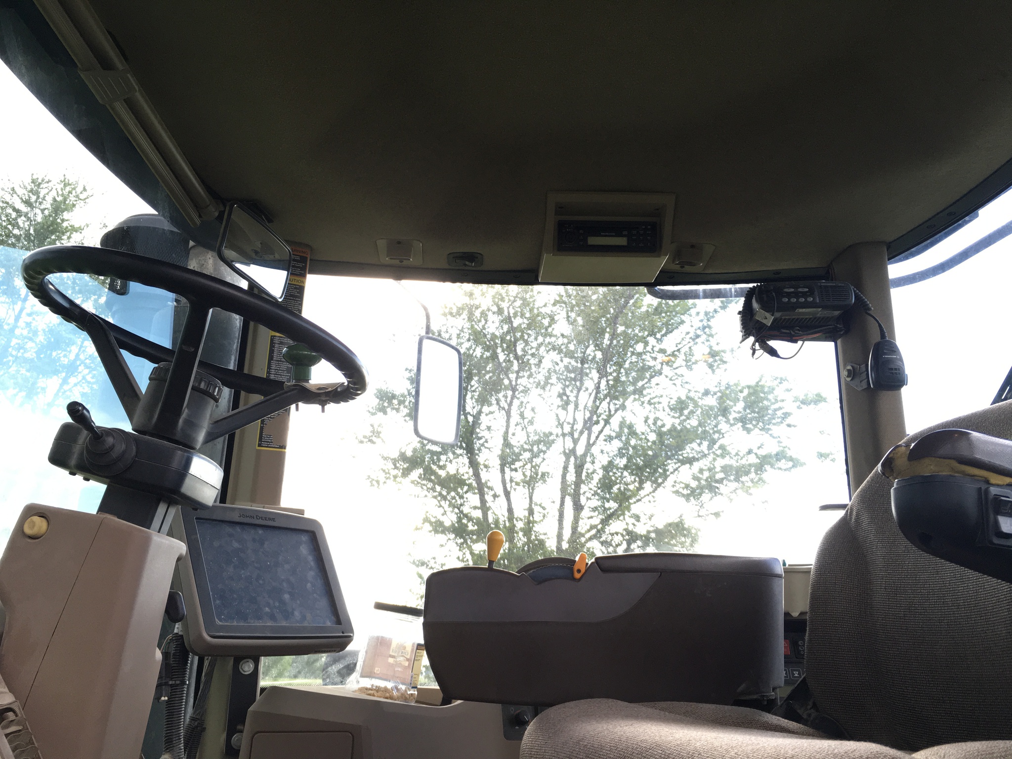2004 John Deere 9220 Image 6