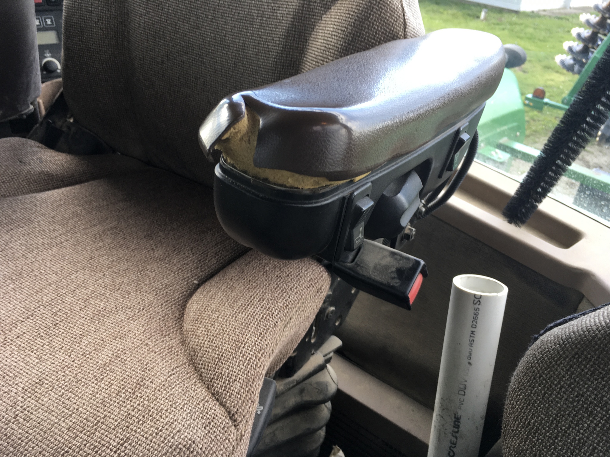 2004 John Deere 9220 Image 8