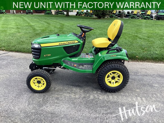 Photo of 2025 John Deere X739
