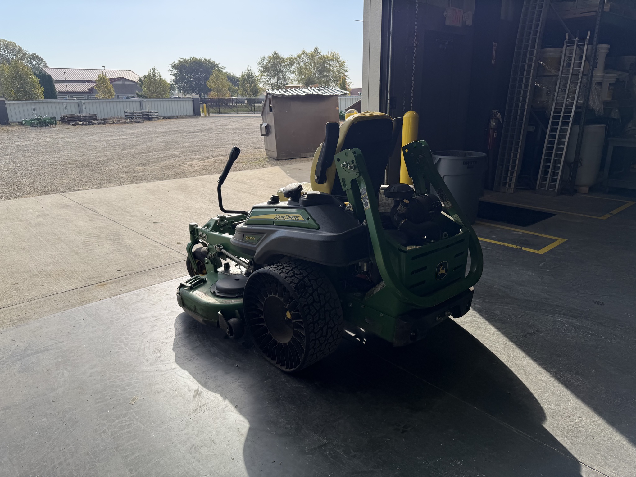 Used 2021 John Deere Z930R Zero Turn Mowers at Koenig Equipment in Franklin, IN - PhotoXL5