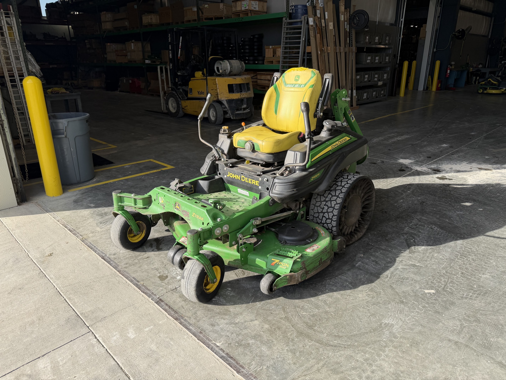 Used 2021 John Deere Z930R Zero Turn Mowers at Koenig Equipment in Franklin, IN - PhotoXL0