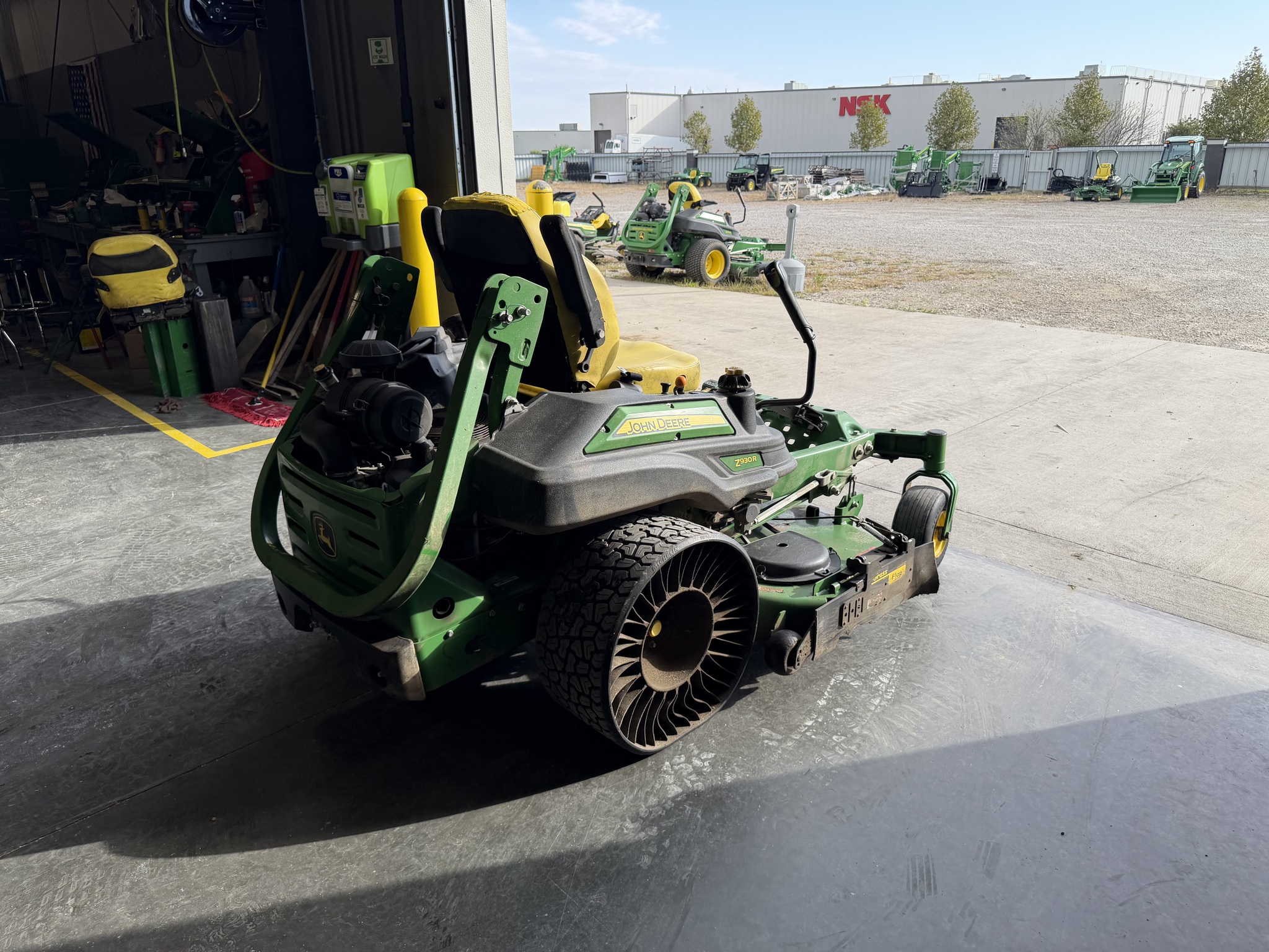 Used 2021 John Deere Z930R Zero Turn Mowers at Koenig Equipment in Franklin, IN - PhotoXL3