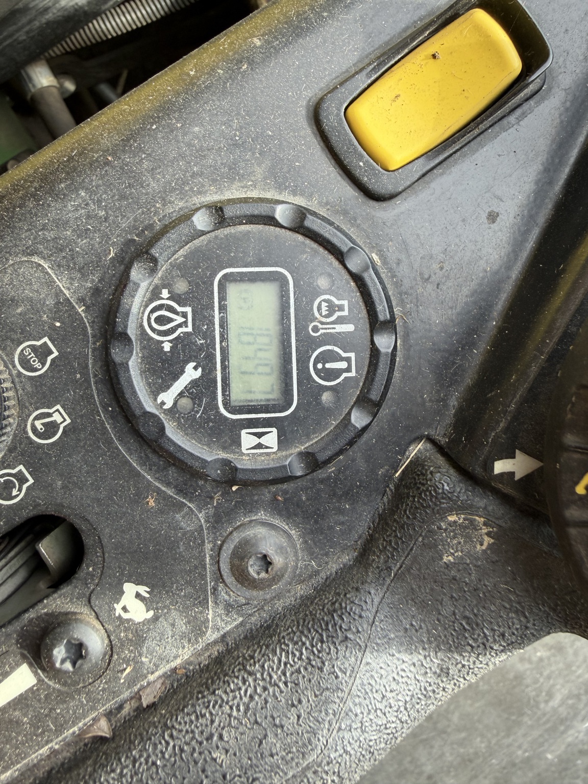Used 2021 John Deere Z930R Zero Turn Mowers at Koenig Equipment in Franklin, IN - PhotoXL6