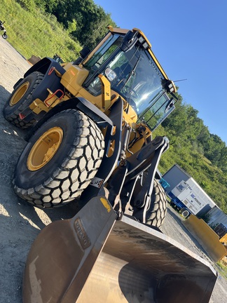 Photo of a 2024 Volvo L60H