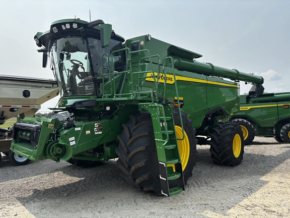 New In-Stock 2026 John Deere S7 800 Combines at Koenig Equipment in Anna, OH - Photo0