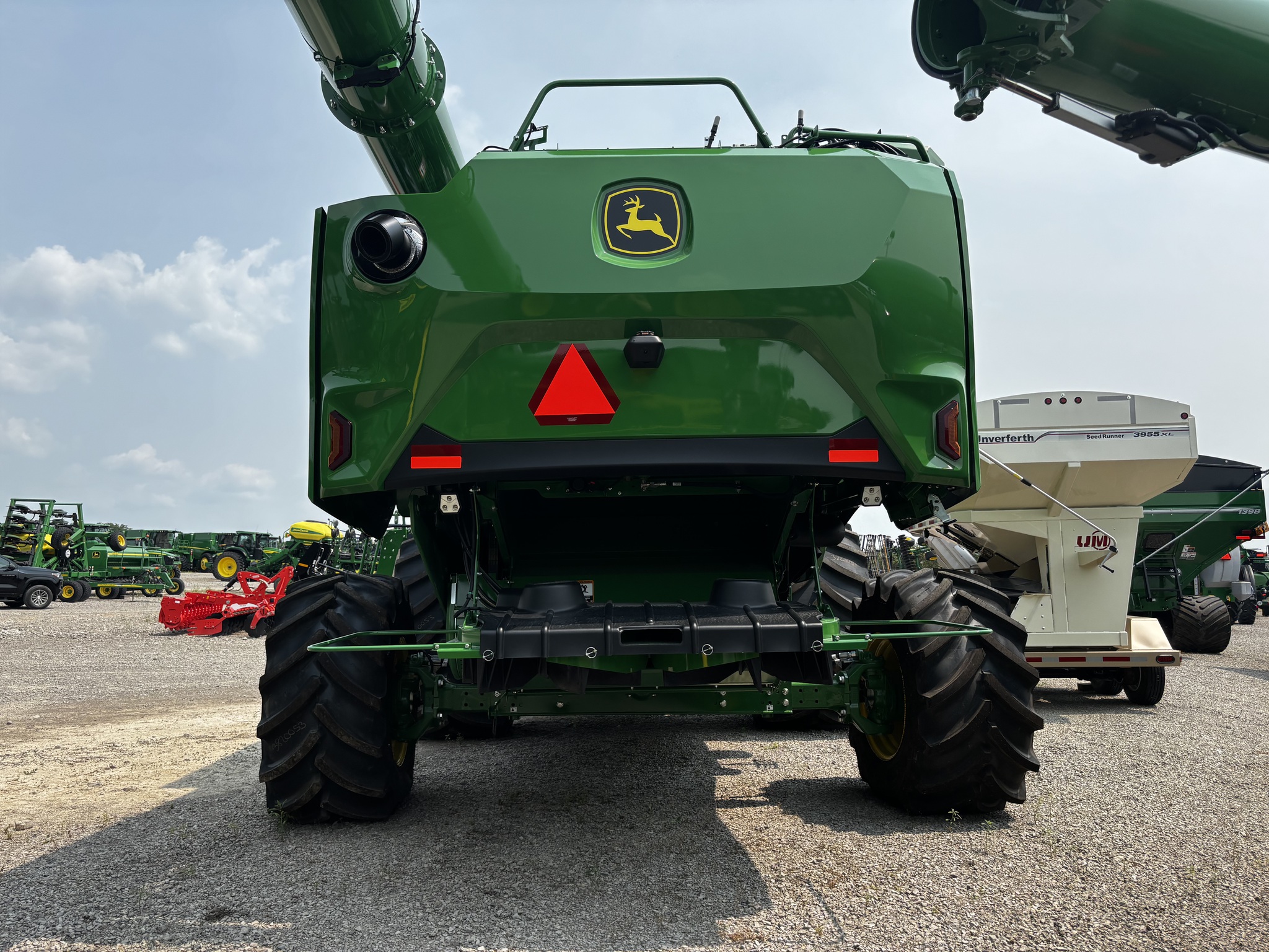 New In-Stock 2026 John Deere S7 800 Combines at Koenig Equipment in Anna, OH - PhotoXL2