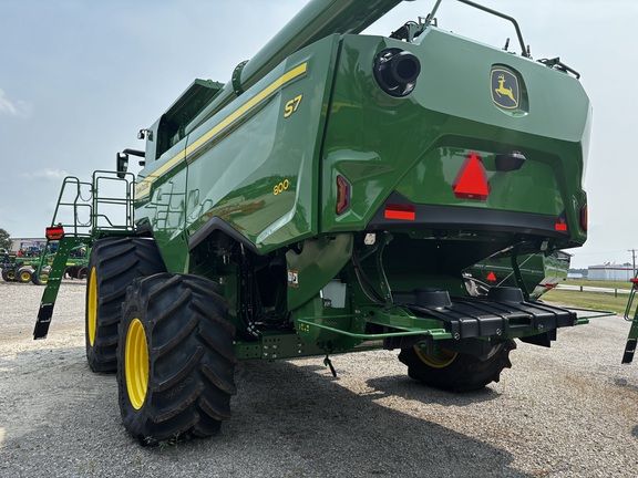 New In-Stock 2026 John Deere S7 800 Combines at Koenig Equipment in Anna, OH - Photo1