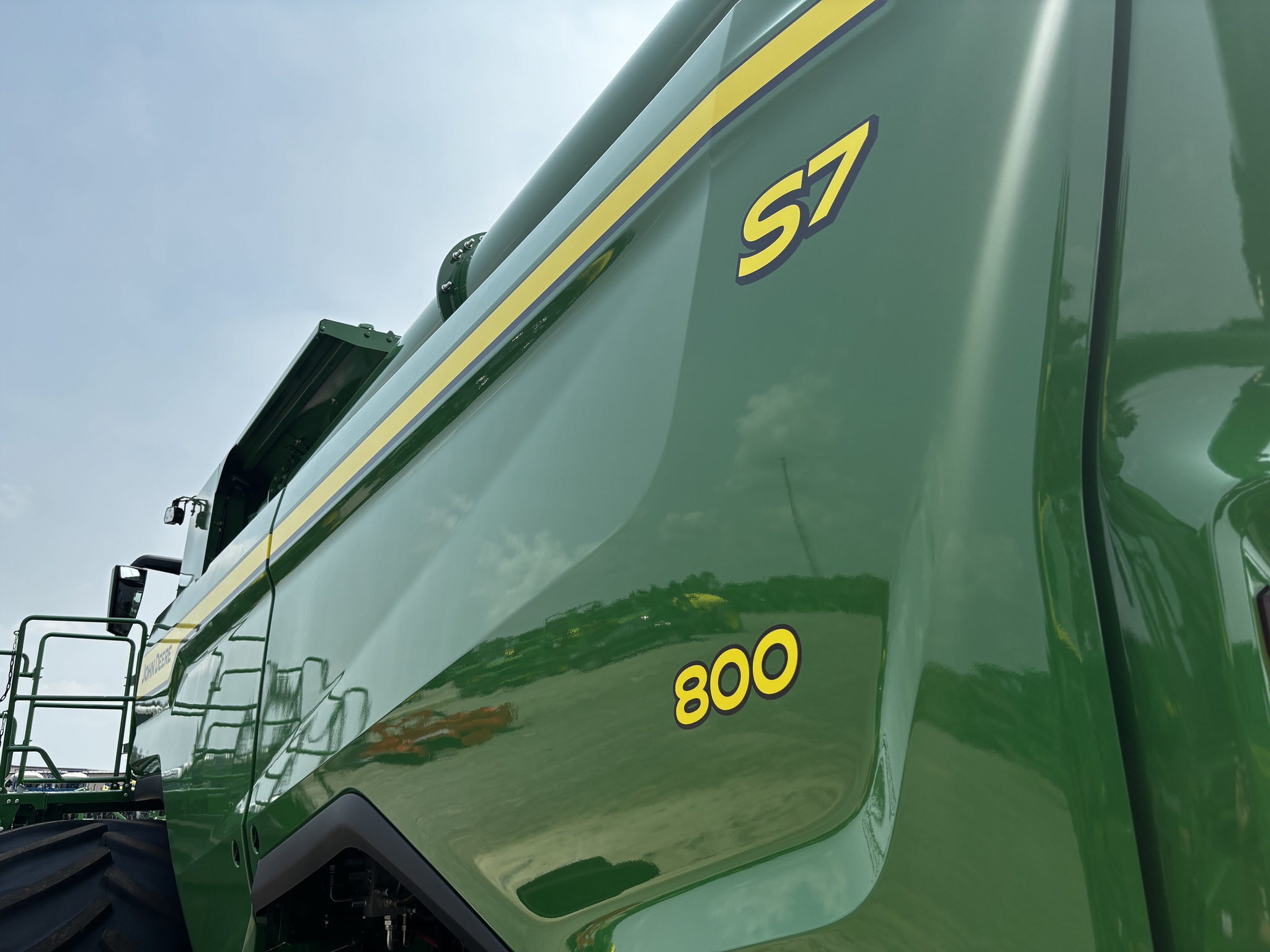 New In-Stock 2026 John Deere S7 800 Combines at Koenig Equipment in Anna, OH - PhotoXL6