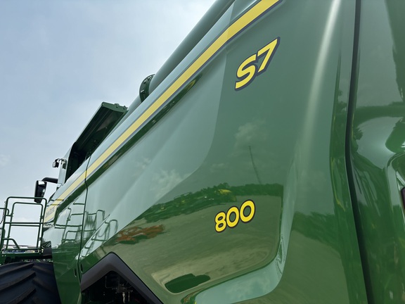 New In-Stock 2026 John Deere S7 800 Combines at Koenig Equipment in Anna, OH - Photo6