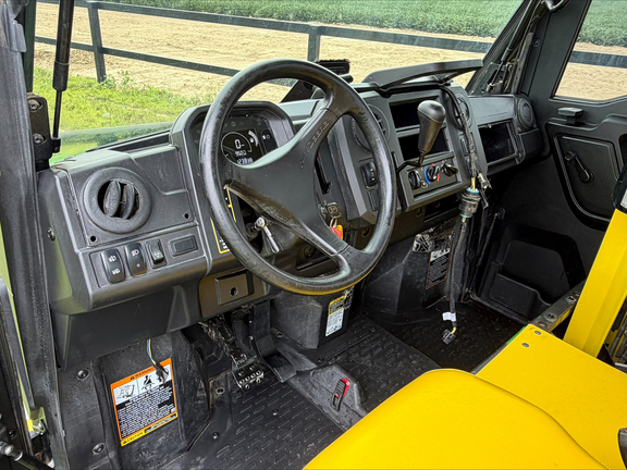 2019 John-Deere XUV835M HVAC Cab