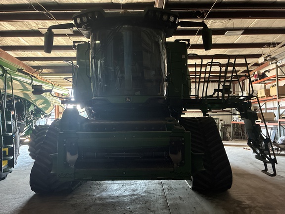 Used 2024 John Deere X9 1000 Combines at Koenig Equipment in Greensburg, IN - Photo3