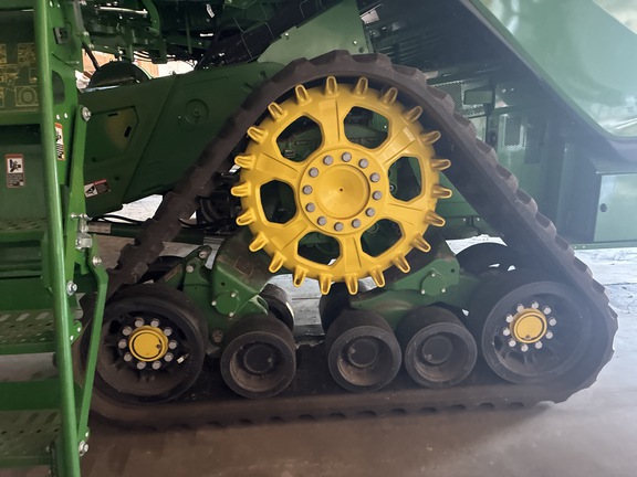 Used 2024 John Deere X9 1000 Combines at Koenig Equipment in Greensburg, IN - Photo13