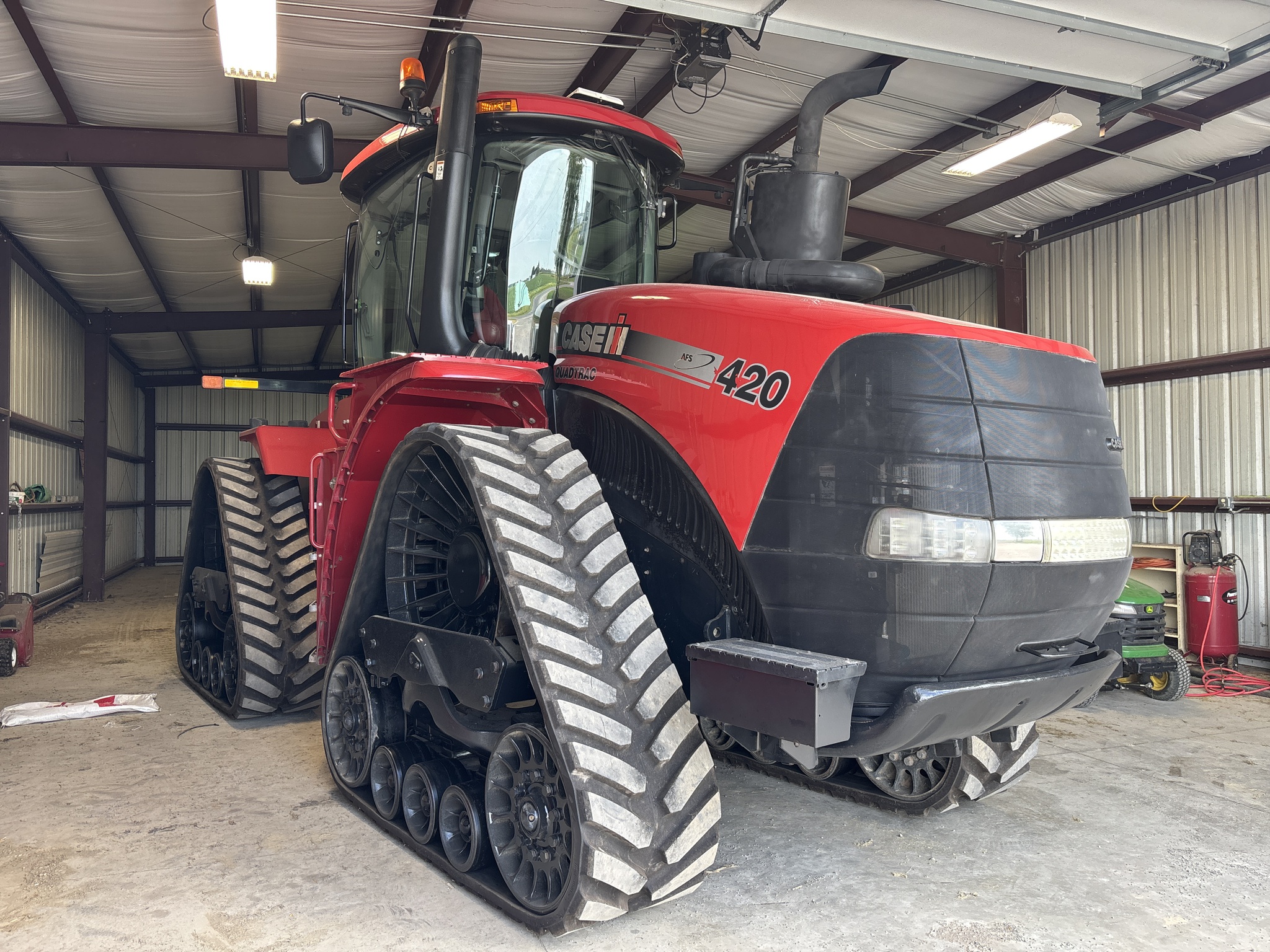 Used 2014 Case IH Quadtrac 420 Articulated 4WD Tractors at Koenig Equipment in Greenville, OH - PhotoXL1