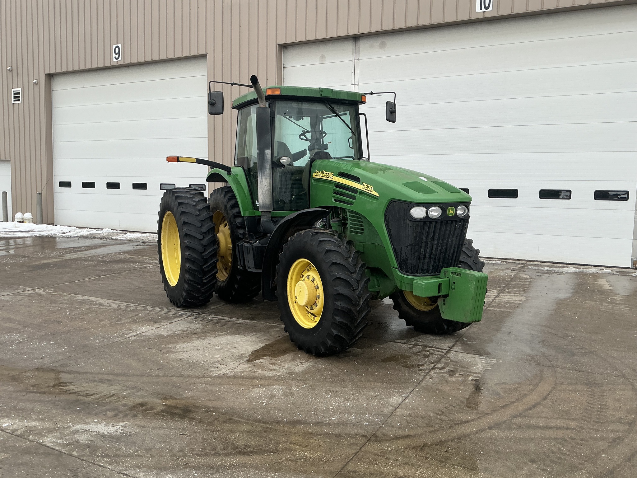 2004 John Deere 7820 Image 1