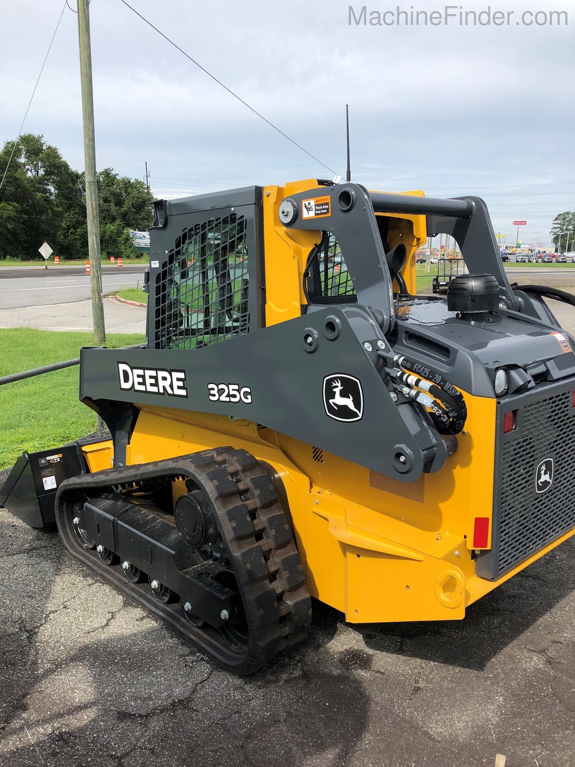 2020 John Deere 325G CAB Image 9