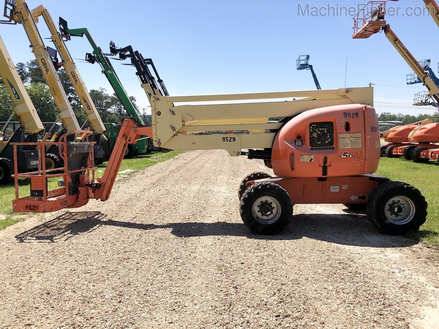 2012 JLG 450AJ Image 2
