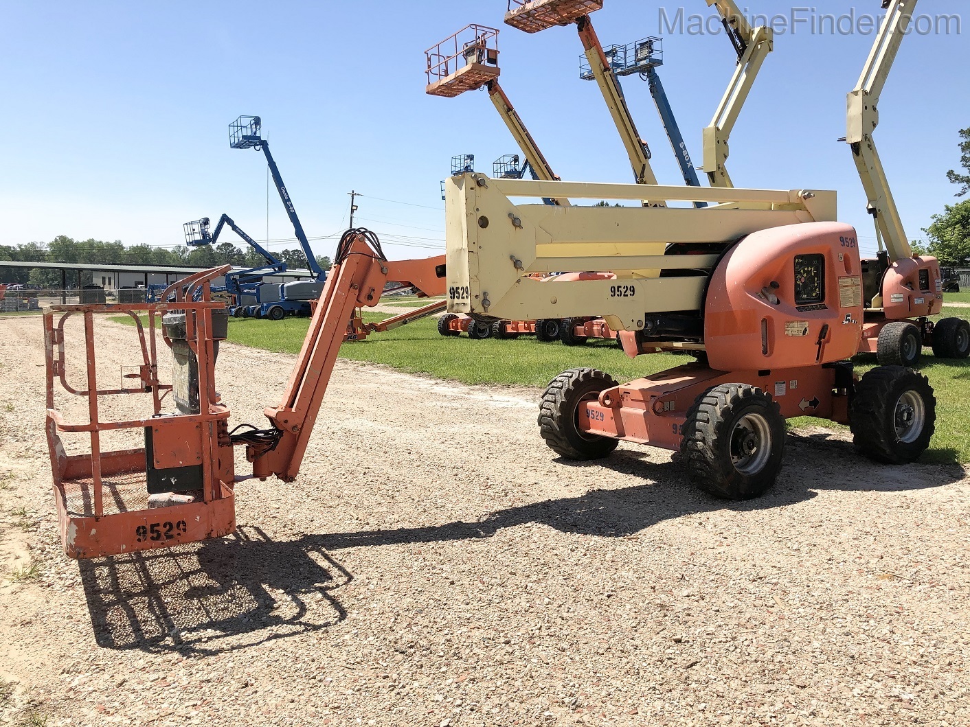 2012 JLG 450AJ Image 1