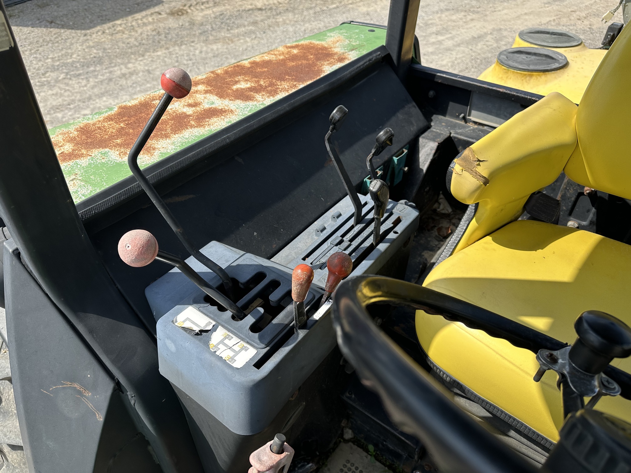 1991 John Deere 2955 Image 5