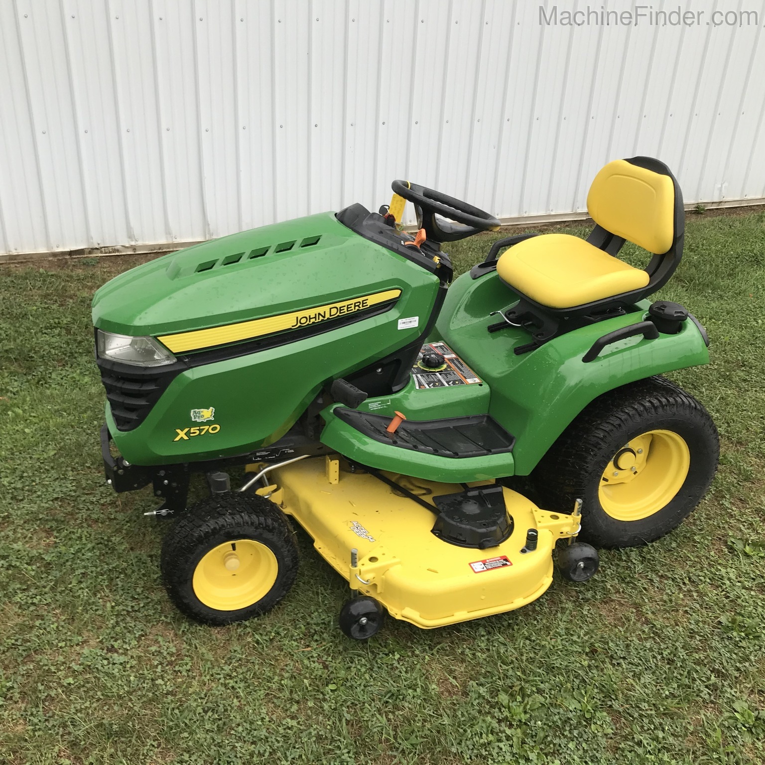 2020 John Deere X570 Image 2