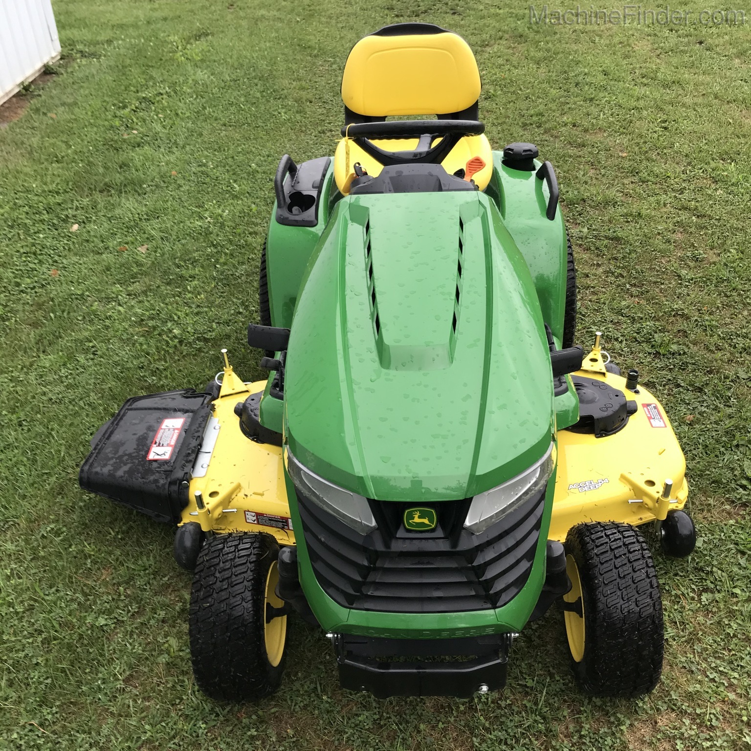 2020 John Deere X570 Image 3