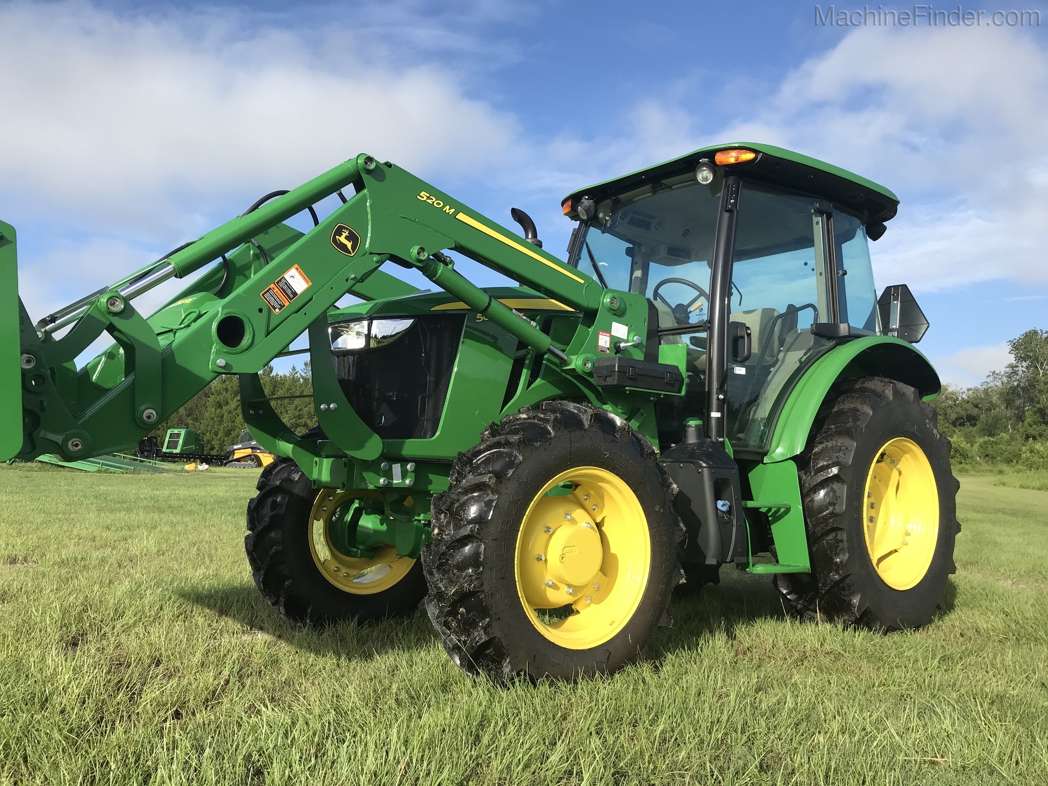 2020 John Deere 5090E Image 9