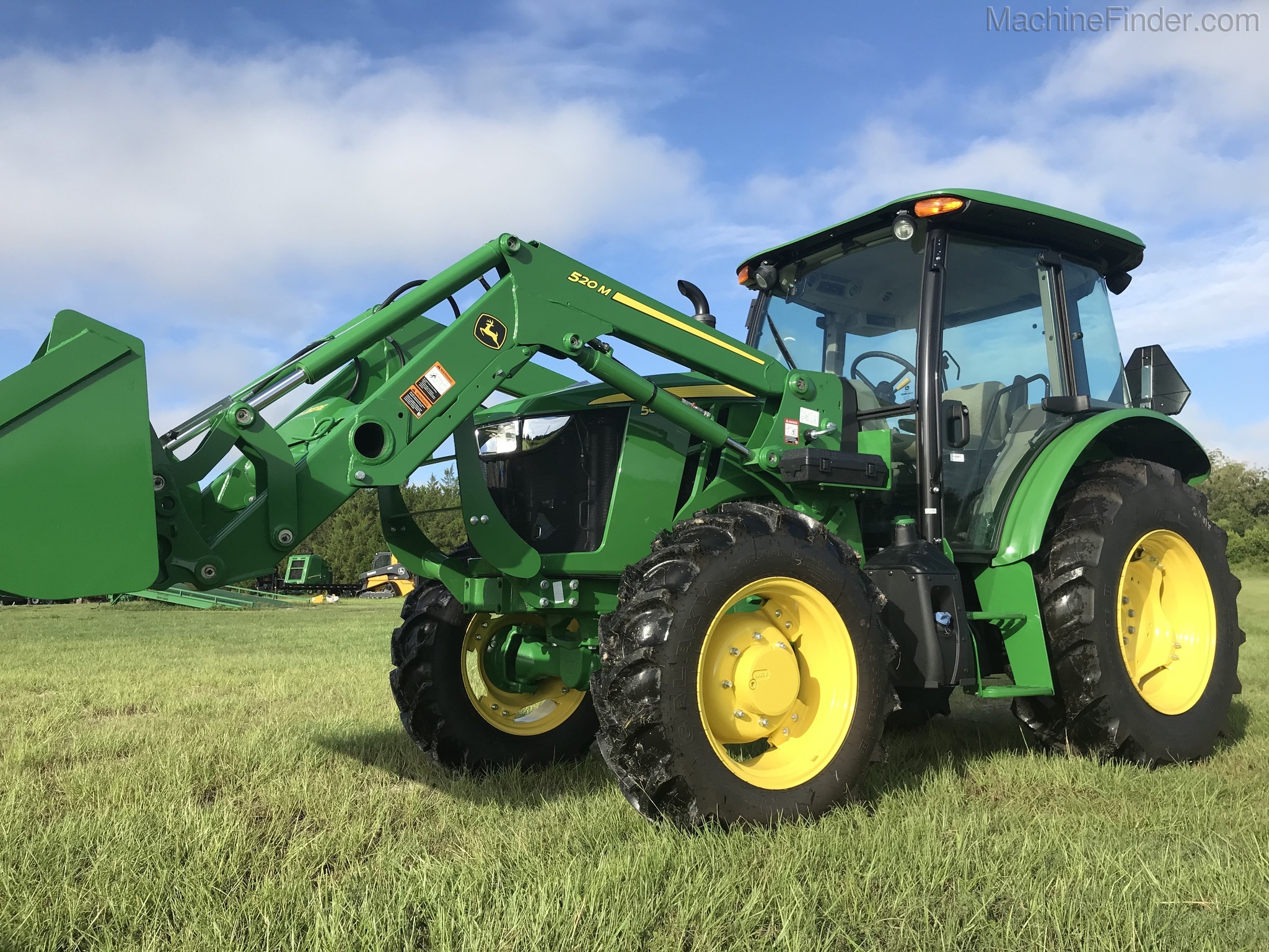 2020 John Deere 5090E Image 1