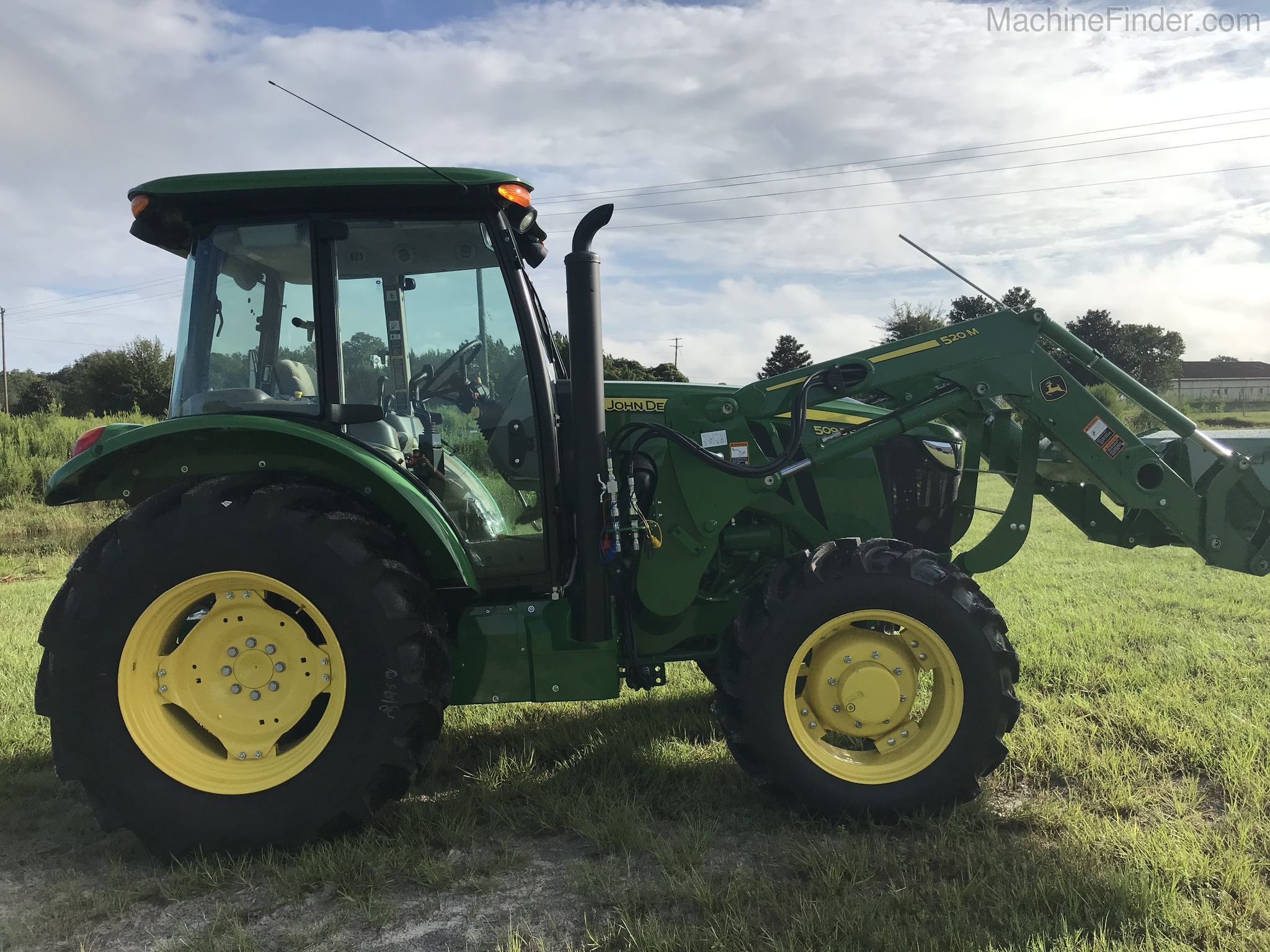 2020 John Deere 5090E Image 4
