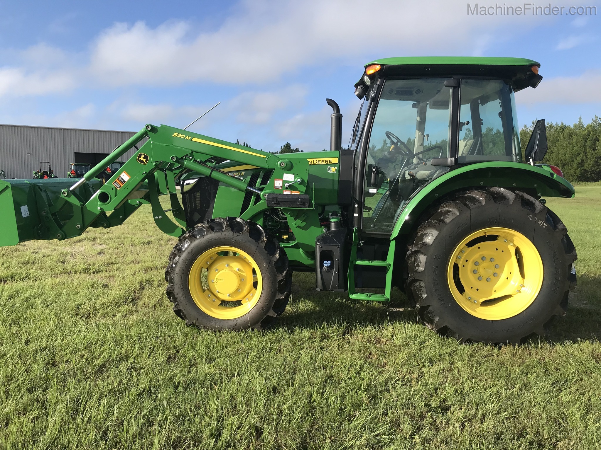 2020 John Deere 5090E Image 2