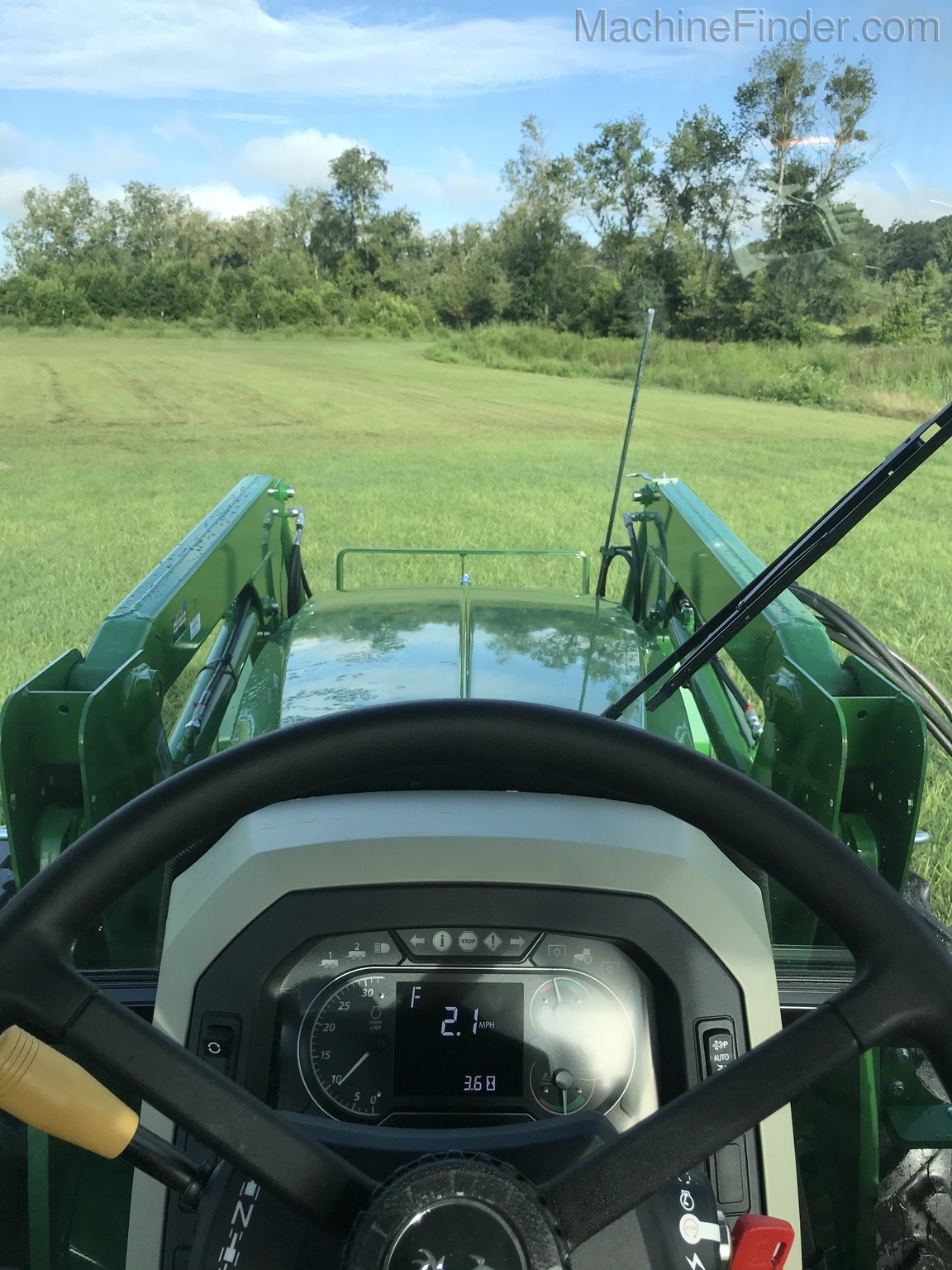 2020 John Deere 5090E Image 8