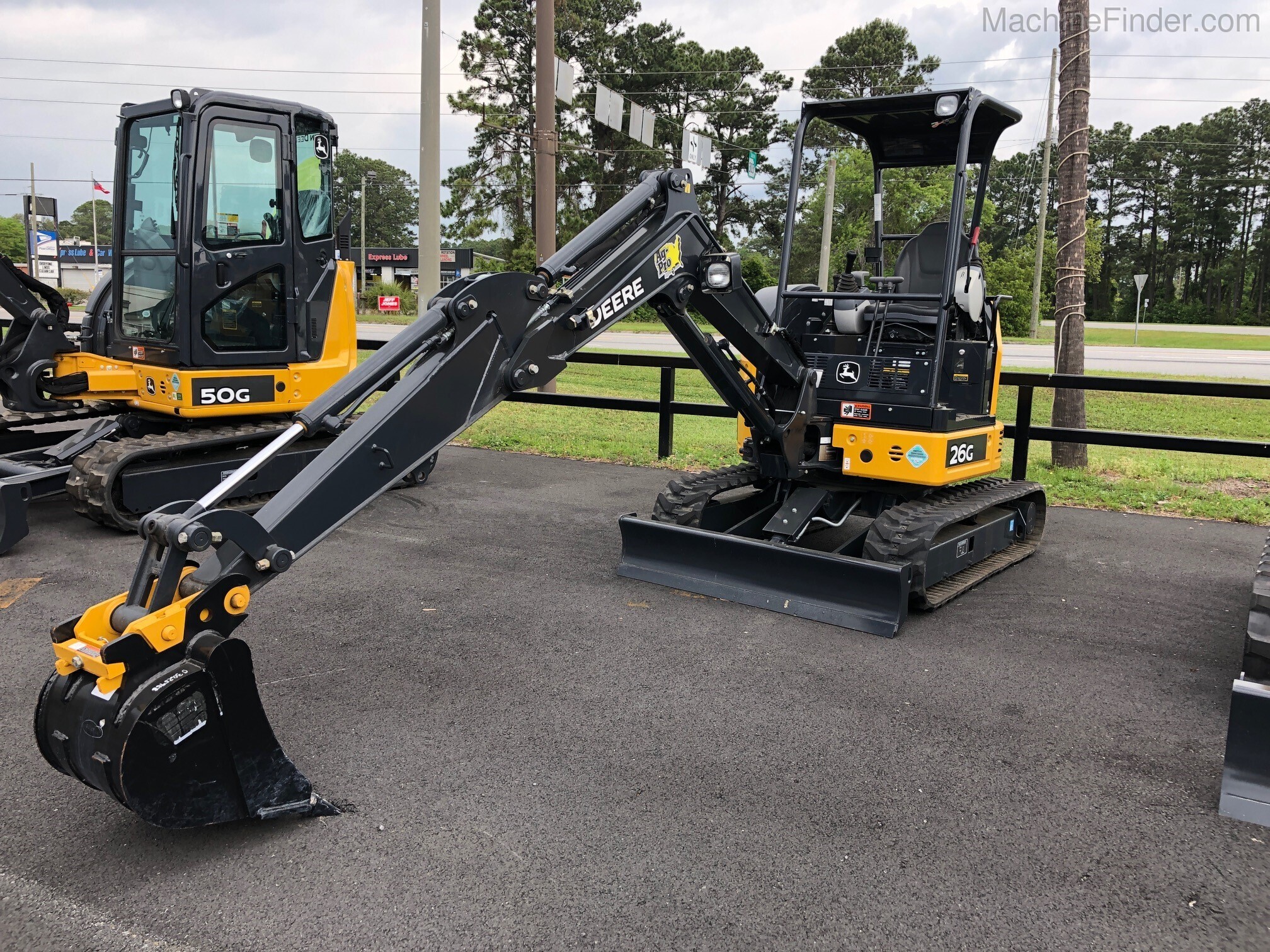 2020 John Deere 26G Image 2