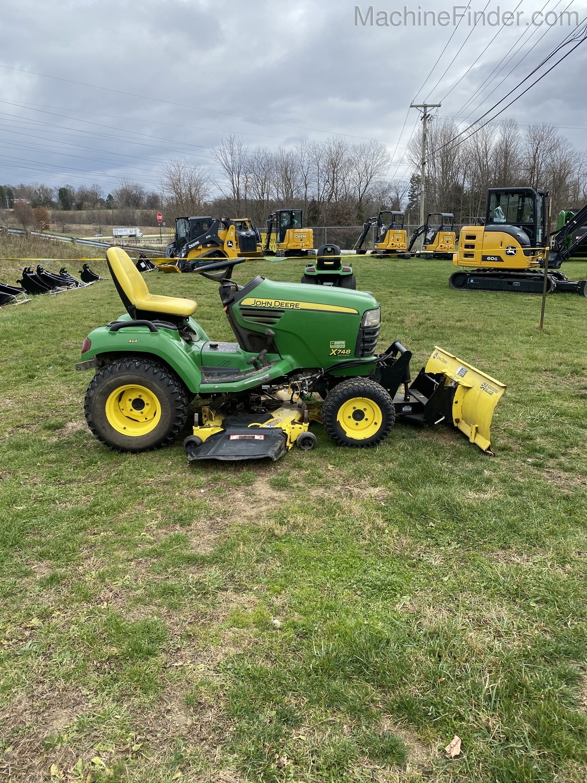 2007 John Deere X748 Image 8