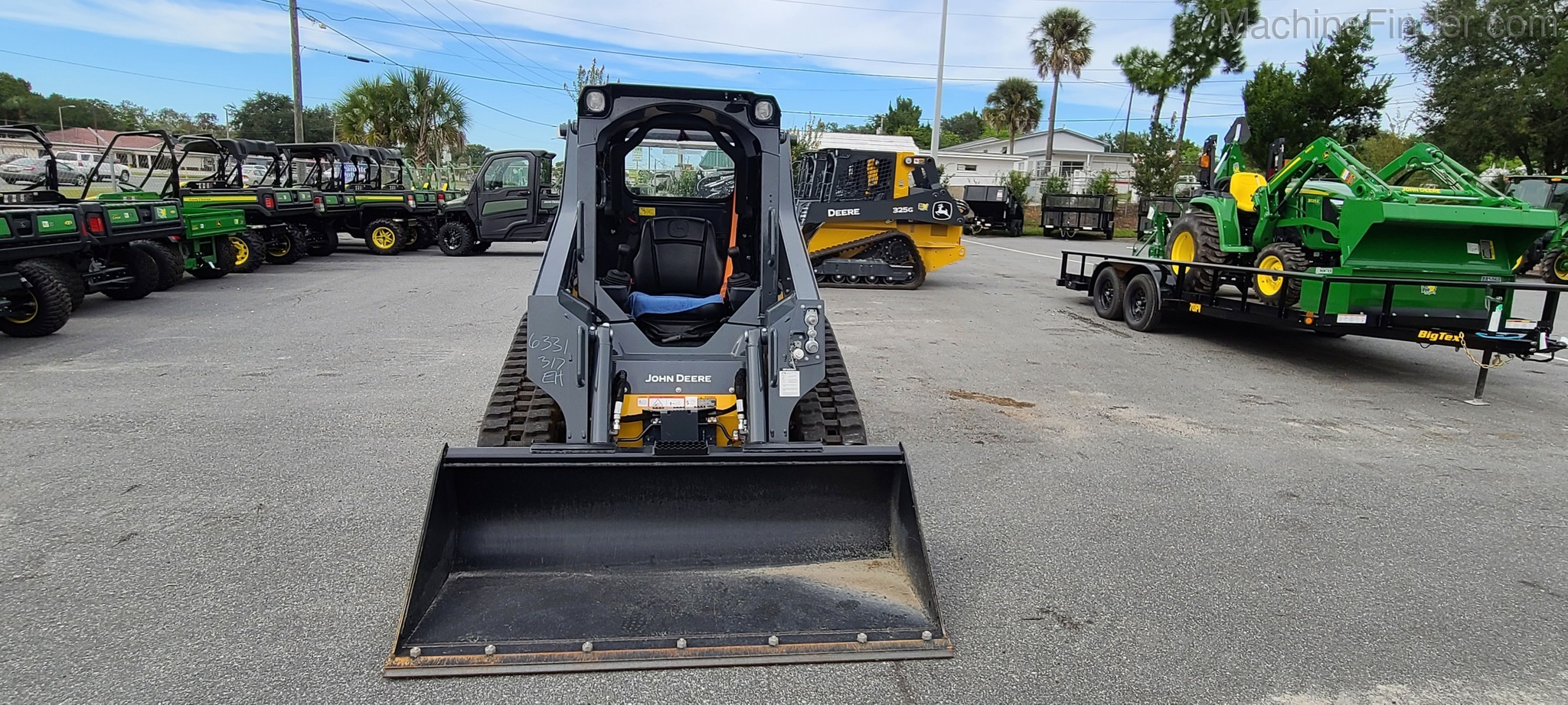 2020 John Deere 317G Image 2