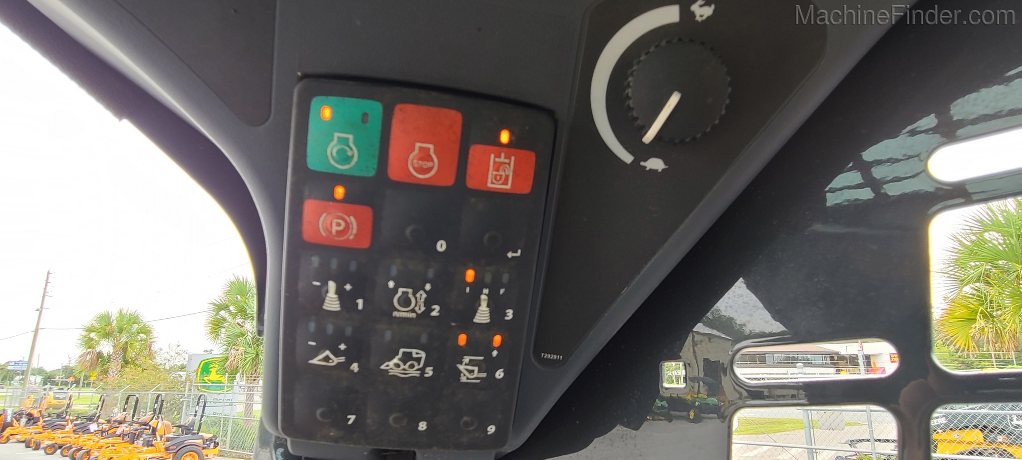 2020 John Deere 317G Image 14