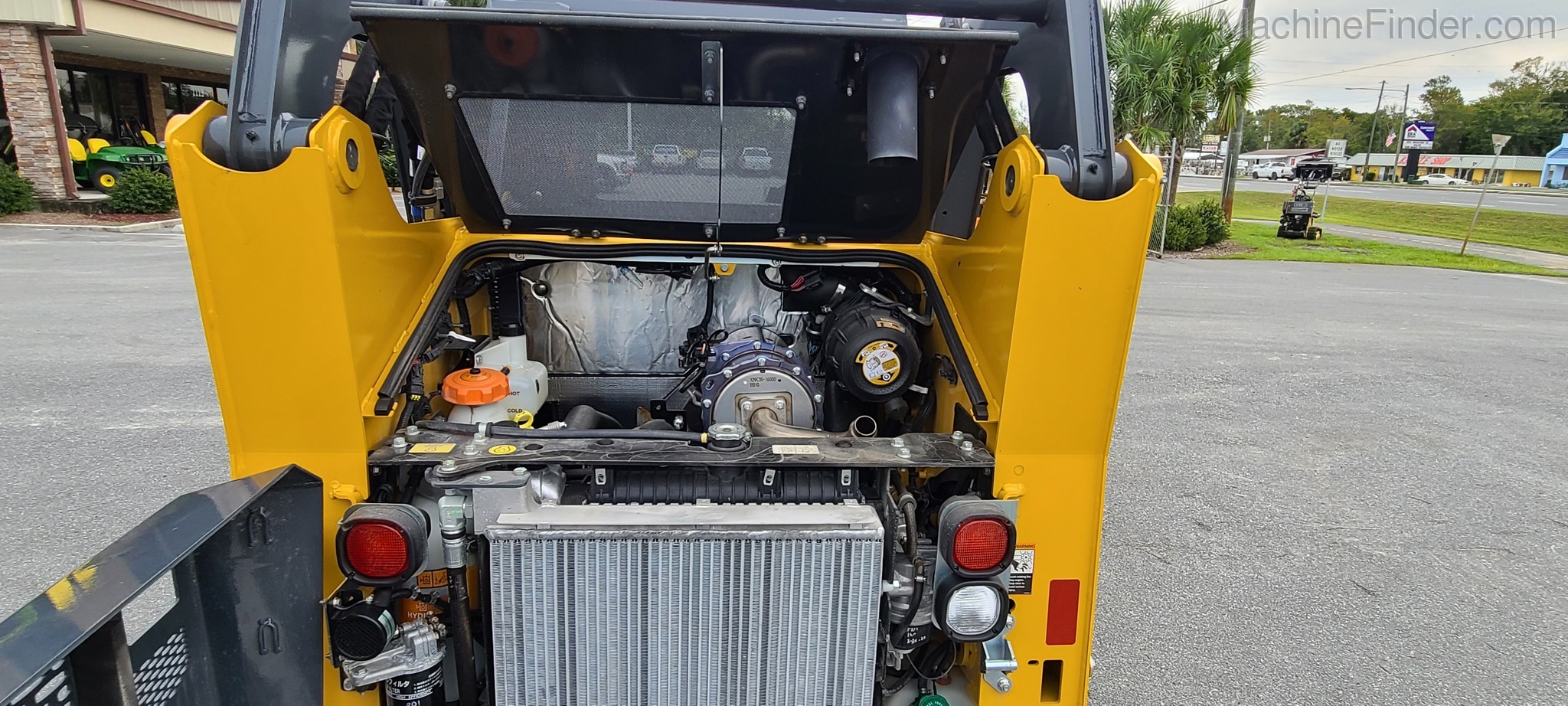 2020 John Deere 317G Image 11