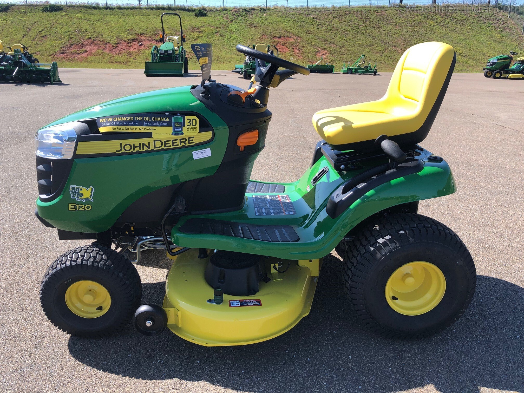 2020 John Deere E120 Image 1