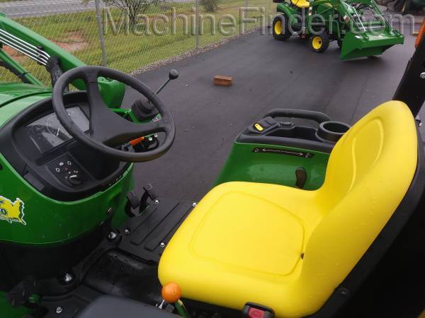 2020 John Deere 3025E Image 2