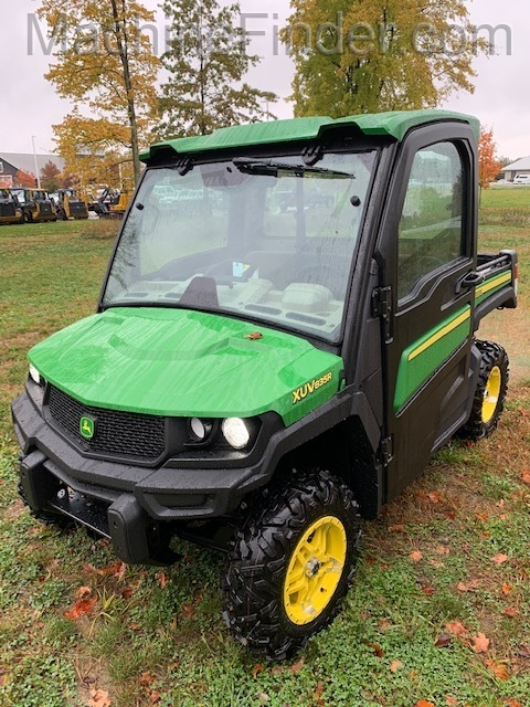2020 John Deere XUV835R Image 2