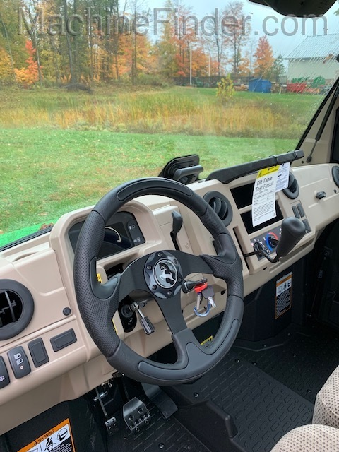 2020 John Deere XUV835R Image 6