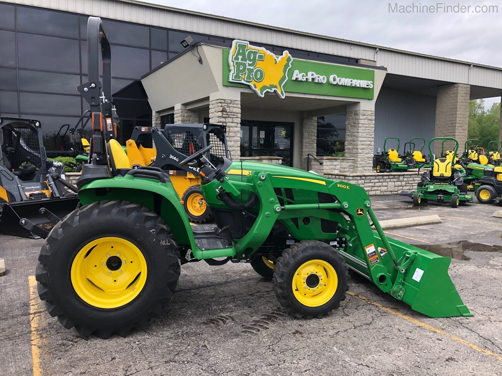 2020 John Deere 3025E Image 2