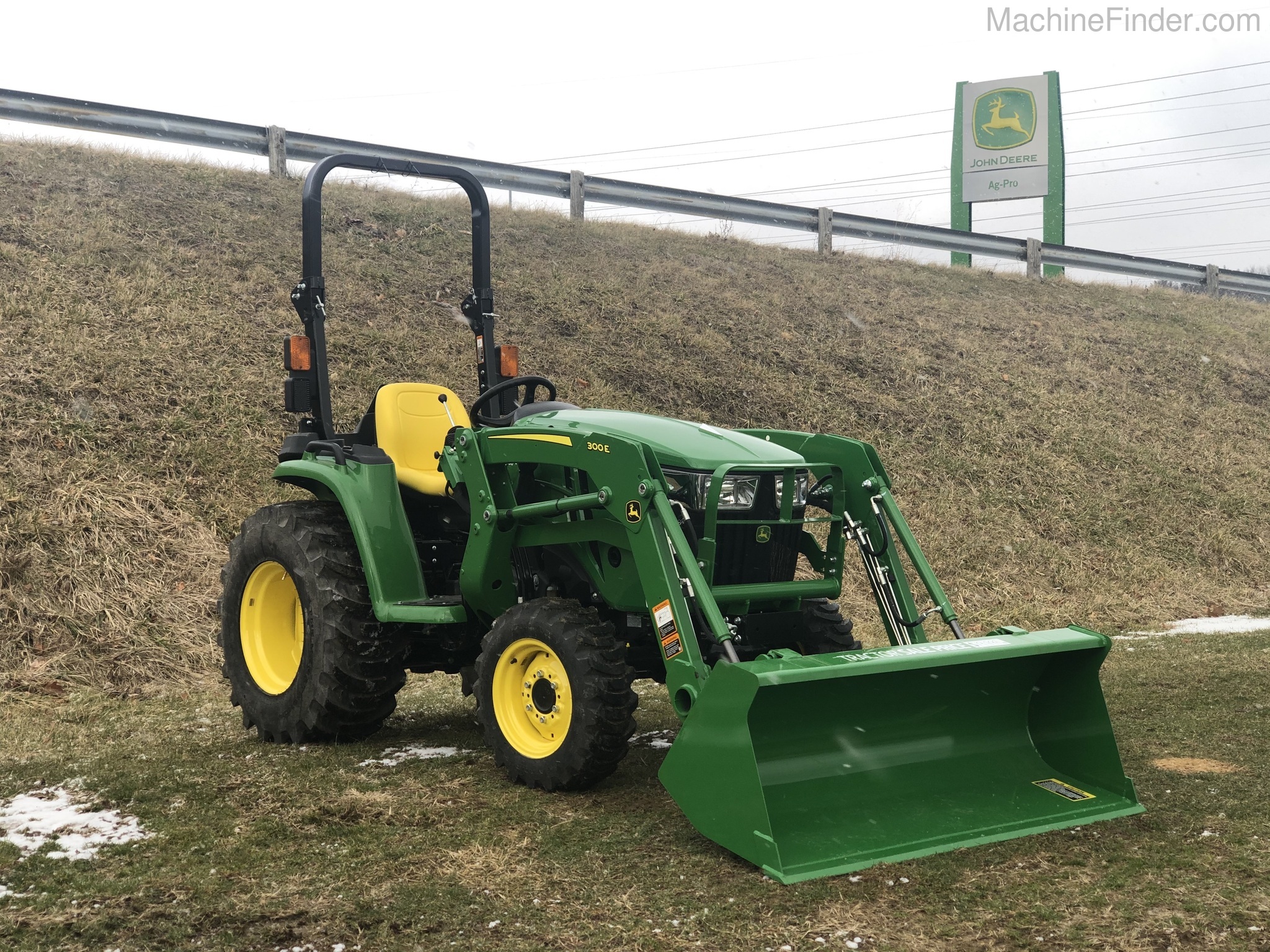 2020 John Deere 3025E Image 4