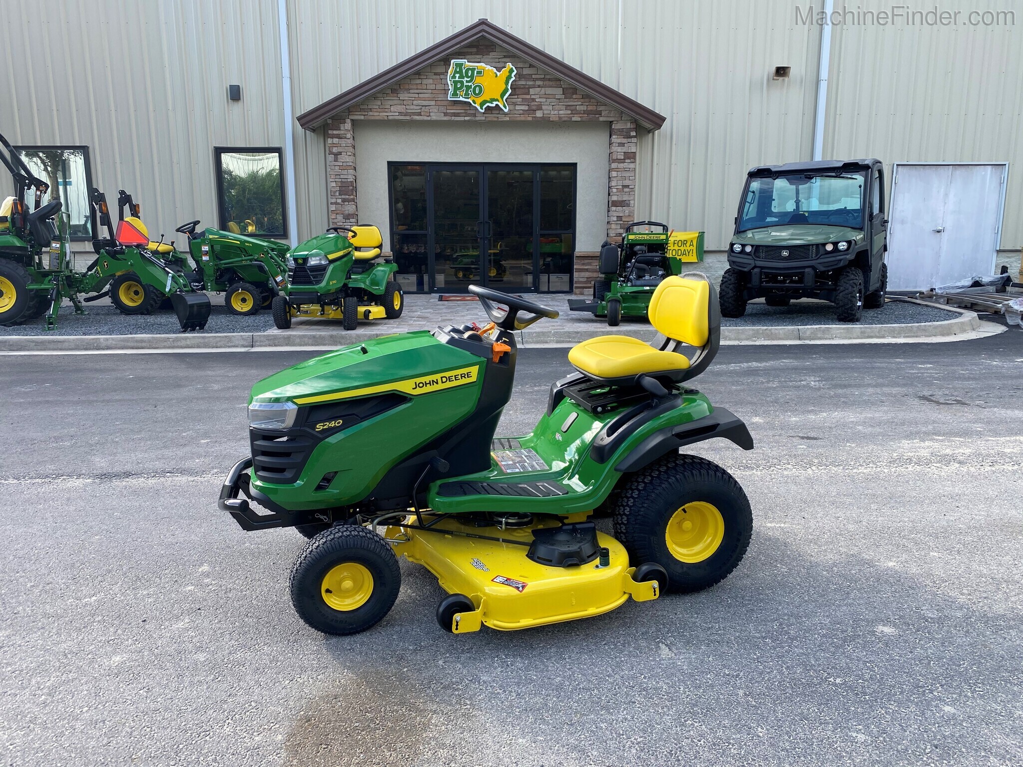 2021 John Deere S240 Image 1