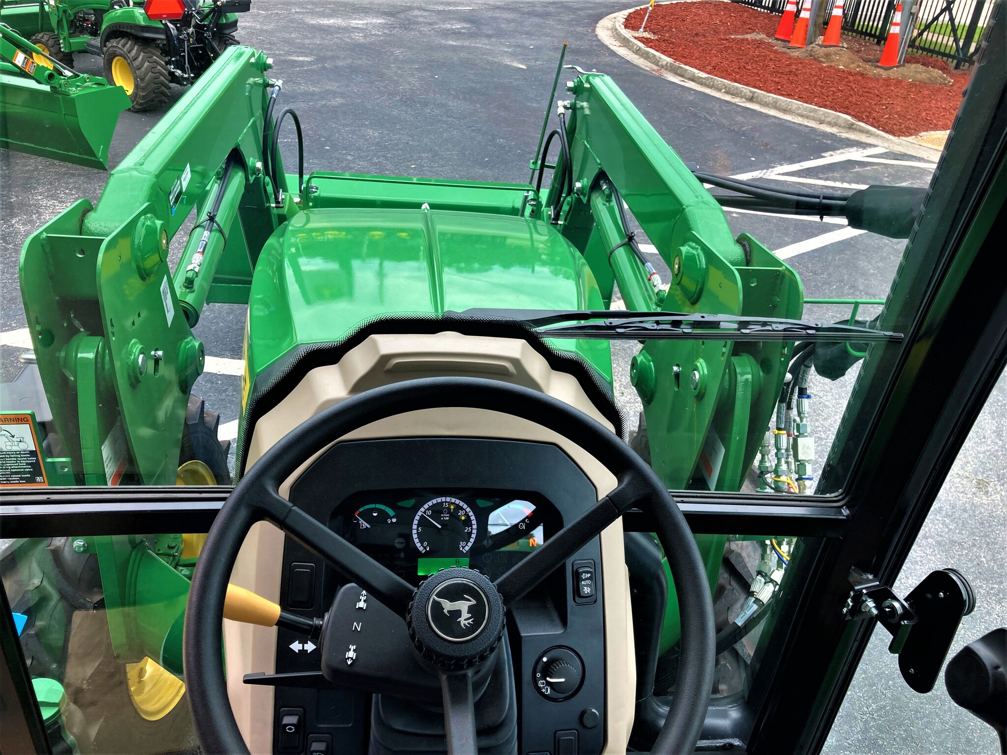 2023 John Deere 5075E Image 7