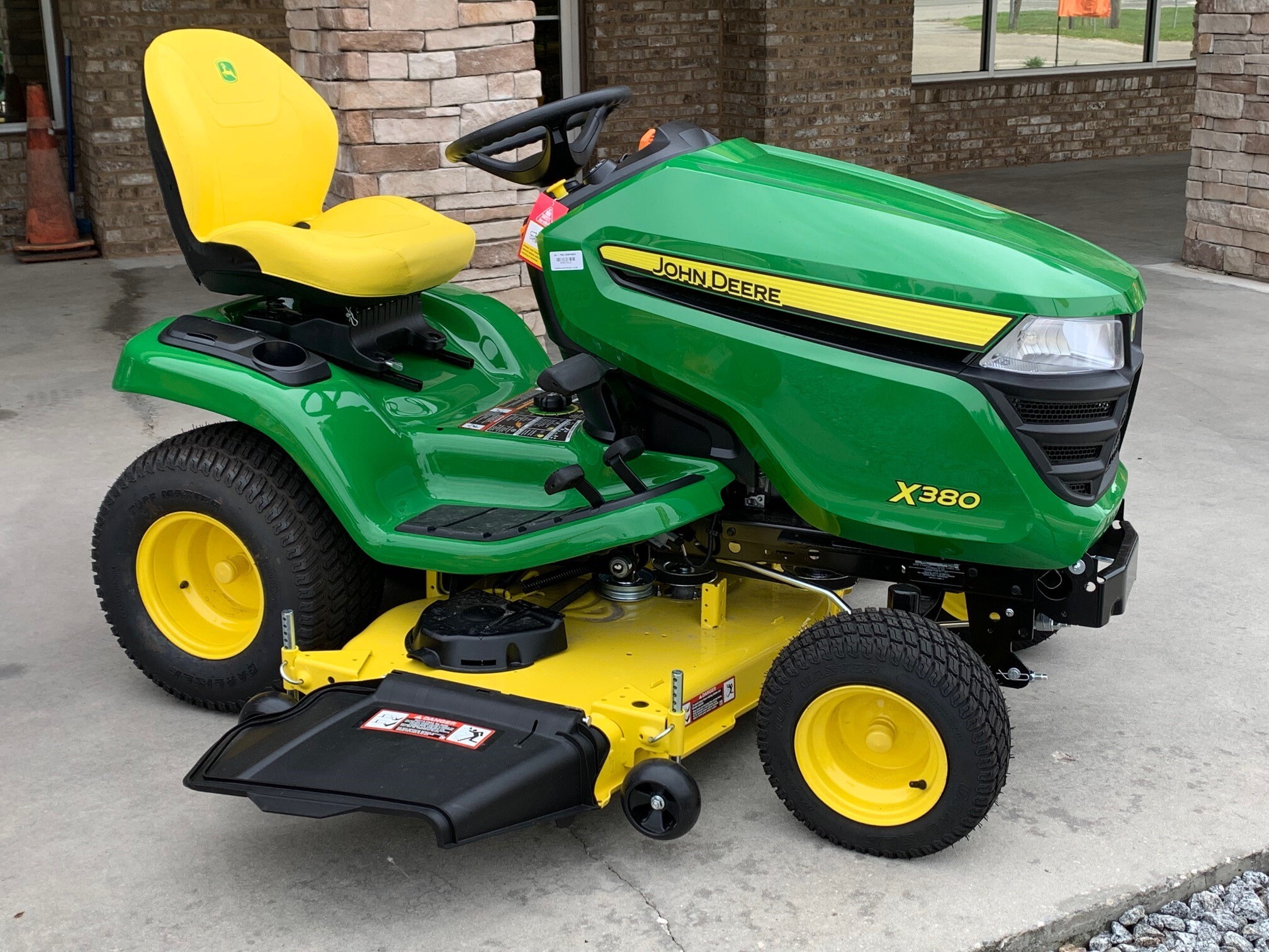 2023 John Deere X380 Image 3