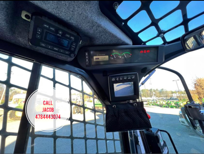 2023 John Deere 330G Image 9