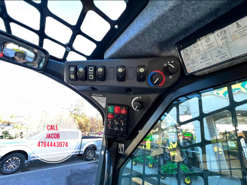 2023 John Deere 330G Image 10