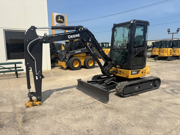 Photo of a 2023 John Deere 35G
