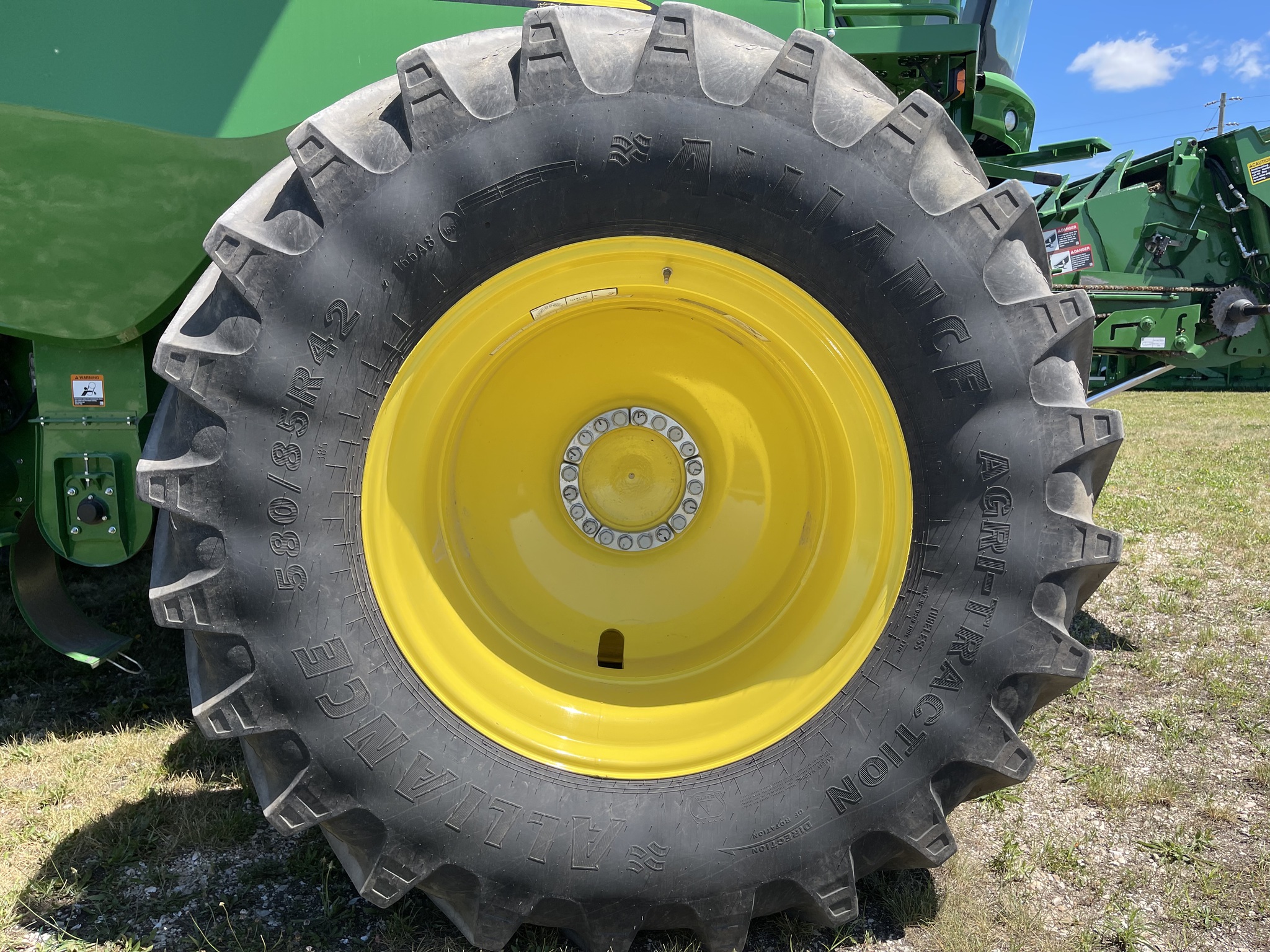  2023 John Deere S780 at Heritage Tractor in Monmouth, IL
