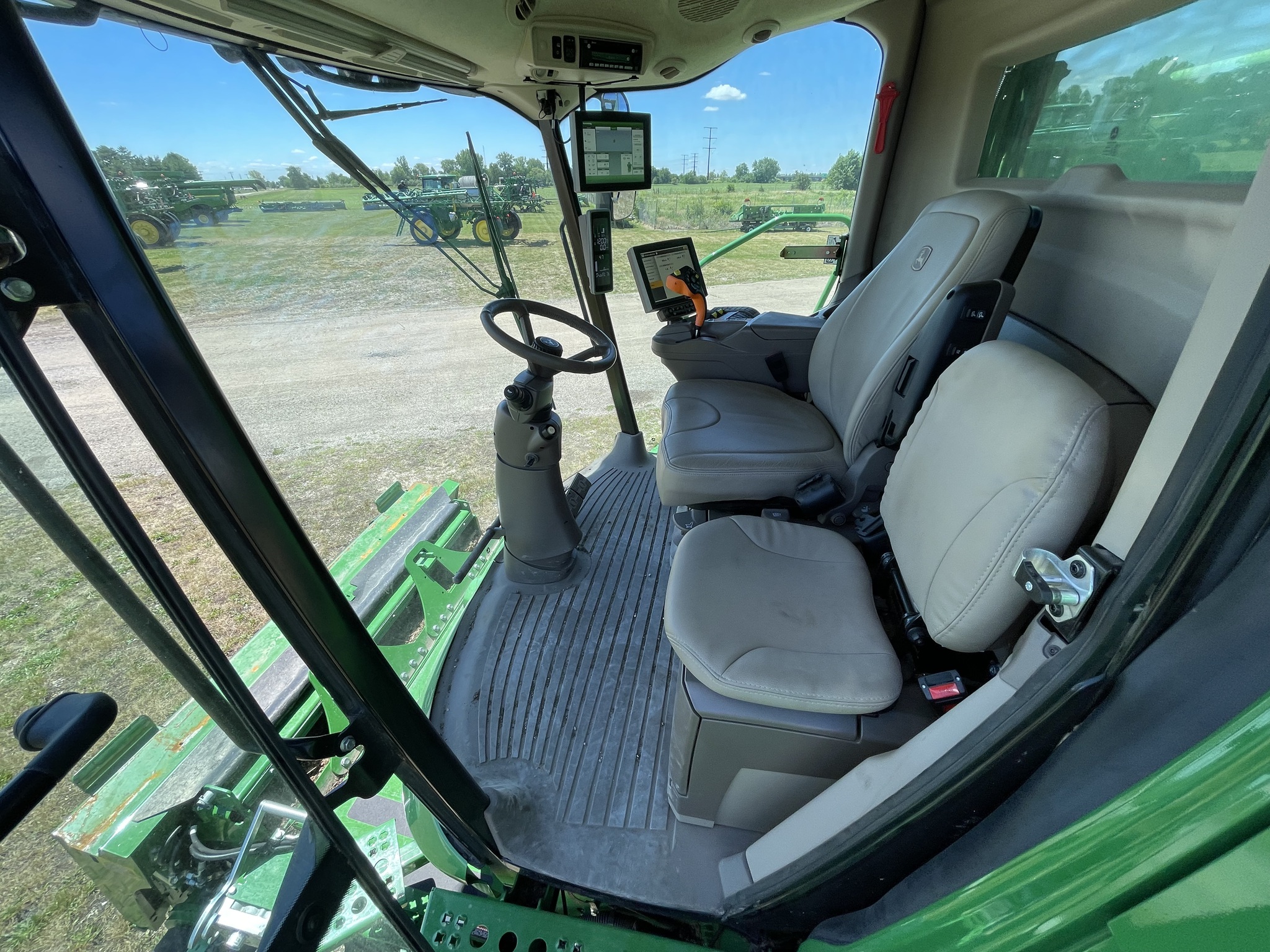  2023 John Deere S780 at Heritage Tractor in Monmouth, IL