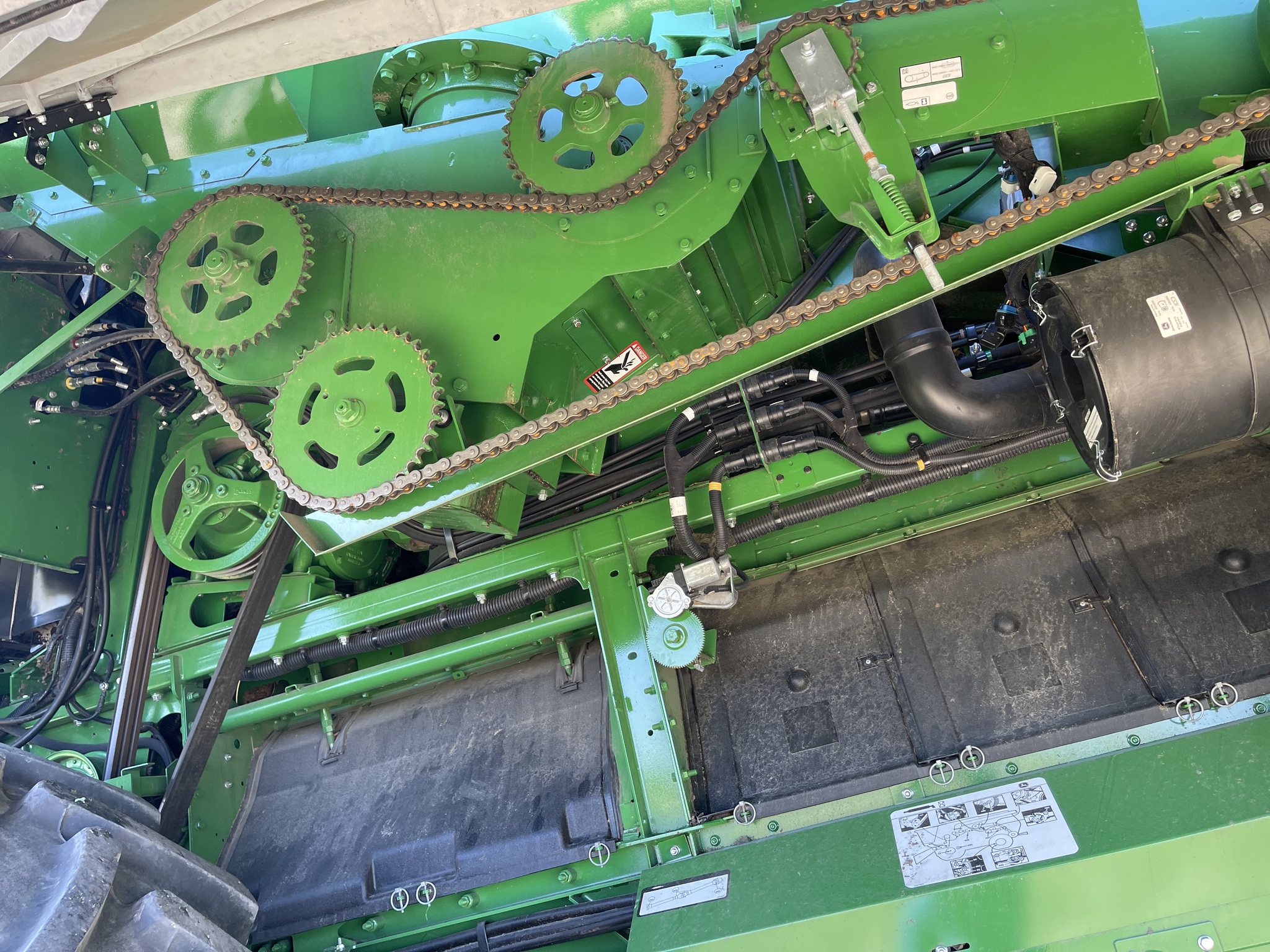  2023 John Deere S780 at Heritage Tractor in Monmouth, IL