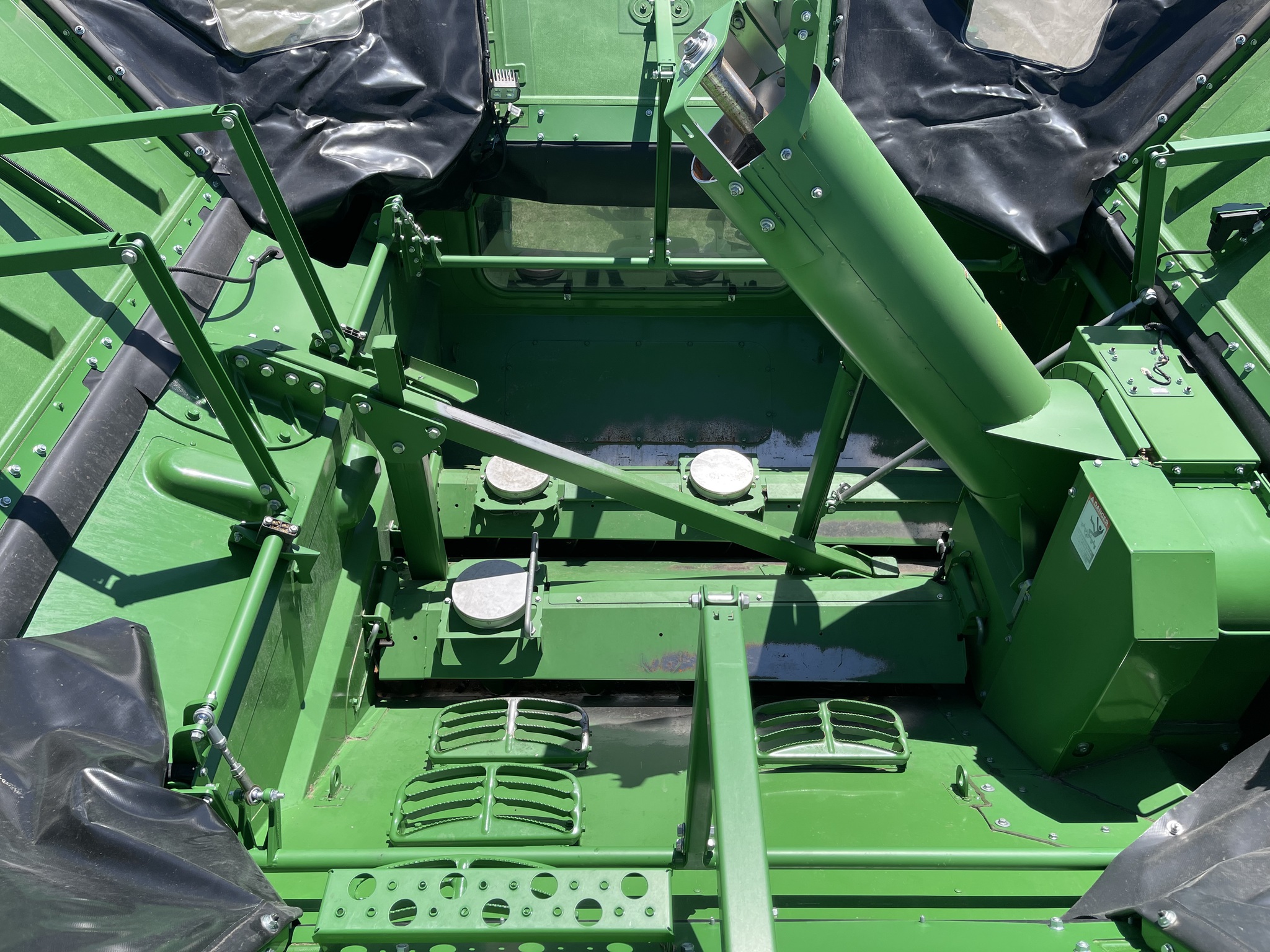  2023 John Deere S780 at Heritage Tractor in Monmouth, IL
